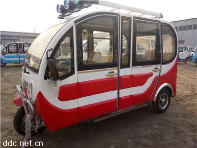  全封闭三轮篷车